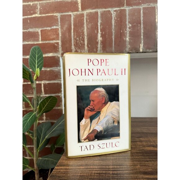 Pope John Paul II: The Biography by Tad Szulc - Picture 1 of 8